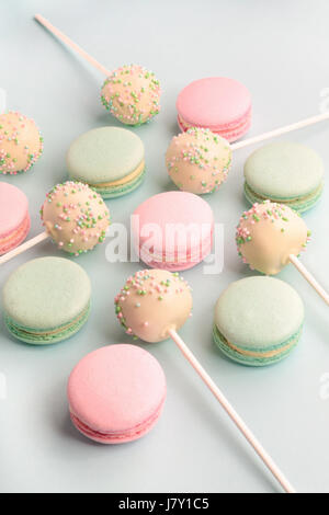 Amaretti miscelato con torta dolce grattugiato Foto Stock