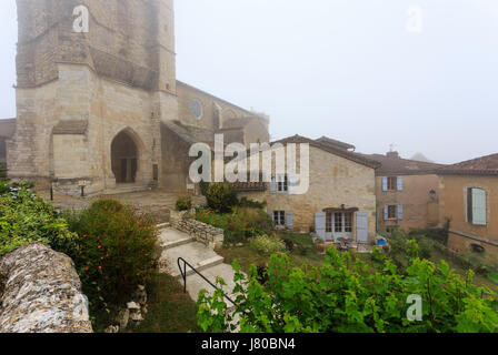 Francia, Gers (32), Lavardens, classé Les Plus Beaux Villages de France, l'église dans le village // Francia, Gers, Lavardens, etichettati Les Plus Beaux V Foto Stock