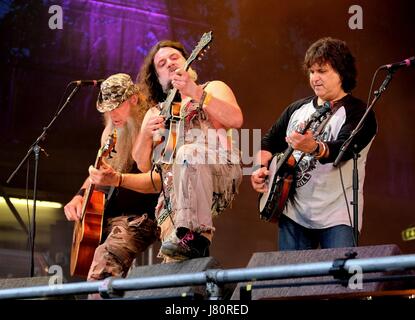 Fairport Cropredy della convenzione, Banbury, 11 agosto 2016, UK, hippy di Joe Hymas con band americana Hayseed Dixie al Festival di Cropredy Foto Stock