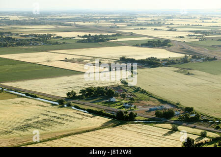 Una veduta aerea di un mosaico di campi di fattoria in Idaho. Foto Stock