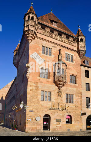 In Germania, in Baviera, Norimberga, Nassauer Haus con Chorlein o Oriel finestra. Foto Stock