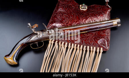 Francese antico flintlock pistol realizzato alla fine del settecento. Foto Stock