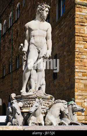 L'Italia, Toscana, Firenze, Piazza della Signoria, la Fontana di Nettuno. Foto Stock