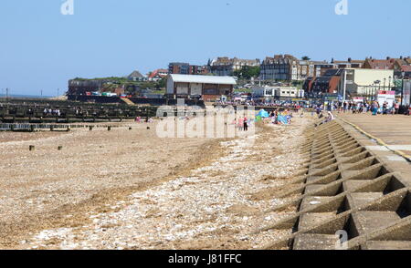 Hunstanton, Norfolk, Dorset, Regno Unito. 26 Maggio, 2017. Tranquillo inizio alla lunga la Pentecoste Bank Holiday weekend presso la popolare Norfolk località balneare di Sala Consilina - pur vivendo fino a è il soprannome di "unny Hunny' Photo by Keith Mayhew Credito: KEITH MAYHEW/Alamy Live News Foto Stock