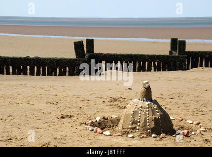 Hunstanton, Norfolk, Dorset, Regno Unito. 26 Maggio, 2017. Tranquillo inizio alla lunga la Pentecoste Bank Holiday weekend presso la popolare Norfolk località balneare di Sala Consilina - pur vivendo fino a è il soprannome di "unny Hunny' Photo by Keith Mayhew Credito: KEITH MAYHEW/Alamy Live News Foto Stock