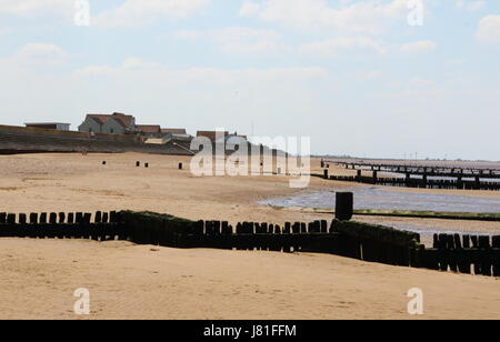 Hunstanton, Norfolk, Dorset, Regno Unito. 26 Maggio, 2017. Tranquillo inizio alla lunga la Pentecoste Bank Holiday weekend presso la popolare Norfolk località balneare di Sala Consilina - pur vivendo fino a è il soprannome di "unny Hunny' Photo by Keith Mayhew Credito: KEITH MAYHEW/Alamy Live News Foto Stock