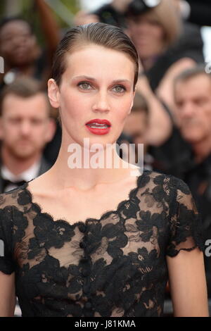 Cannes, Francia. 26 Maggio, 2017. Marine Vacth assiste 'amante doppia (L'Amante doppio')' tappeto rosso gli arrivi durante il settantesimo annuale di Cannes Film Festival presso il Palais des Festivals il 26 maggio 2017 a Cannes, Francia Credito: Federico Injimbert/ZUMA filo/Alamy Live News Foto Stock