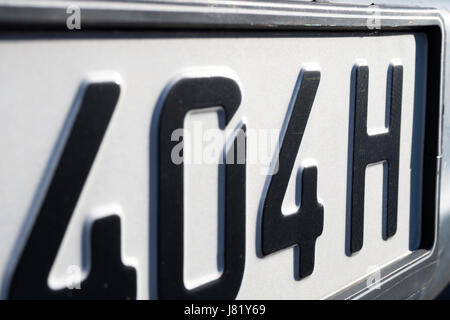 Targa tedesca per auto d'epoca. Classic Cars può ottenere un H (storico) in corrispondenza della estremità della lastra, quando essi sono di età superiore a 30 anni. Foto Stock