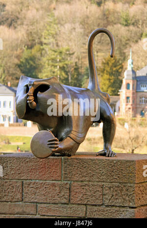 Heidelberger brckenaffe Foto Stock