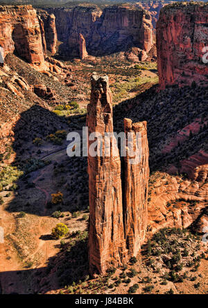 Costruzione casa monumento storico parco d'arte vasto deserto marrone americano Foto Stock