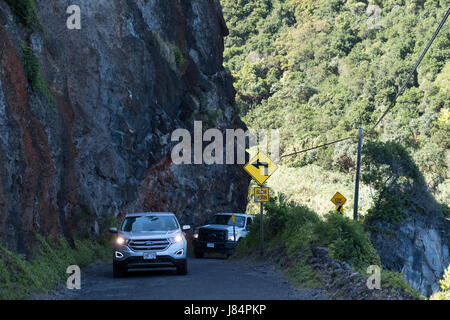 Il pi'ilani autostrada la strada da Hana round Waiuha bay a Kaupo Maui, Hawaii Foto Stock