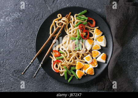 Stir fry udon tagliatelle Foto Stock