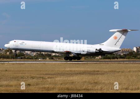 Rada Airlines Ilyushin Il-62MGr [EW-450TR] pista di atterraggio 31. Questo velivolo è estremamente raro oggigiorno! Foto Stock