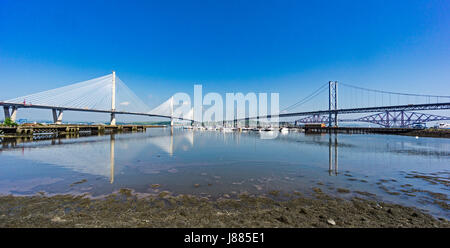 Quasi completato il nuovo ponte stradale denominato Queensferry incrocio tra sud e nord Queensferry nei pressi di Edimburgo in Scozia UK visto da Port Edgar Foto Stock