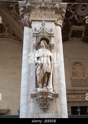 Statua dettagli dalla Capella di piazza, Siena Foto Stock