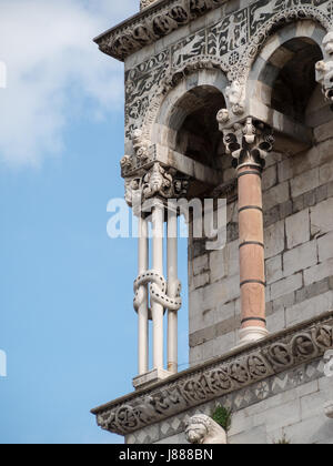 San Michele in Foro facciata i dettagli di colonne Foto Stock