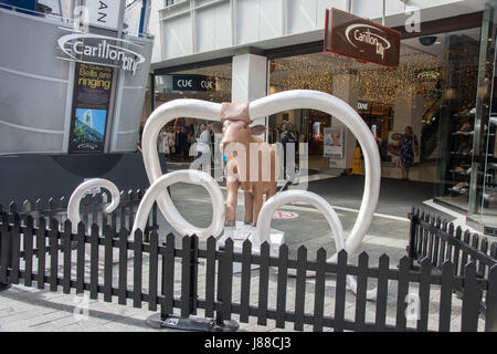 Perth,WA,Australia-November 16,2016: pubblico bull installazione artistica nel centro del distretto di Perth, Western Australia. Foto Stock