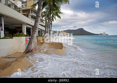 Registrare alte maree o re delle maree in Waikiki Beach nel maggio 2017, Oahu, Hawaii Foto Stock