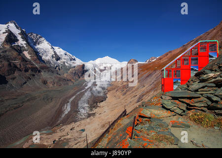 La funivia per il ghiacciaio Pasterze da Kaiser-Franz-Josefs-Hoehe, Alpi, Austria Foto Stock