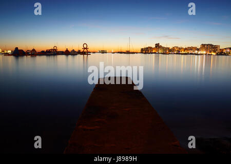 San Antonio Bay in Ibiza, Spagna dal crepuscolo Foto Stock