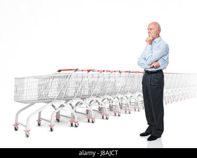 Triste, acquistare, carrello carrello, invecchiato, vecchio uomo, senior, senior citizen, anziani Foto Stock