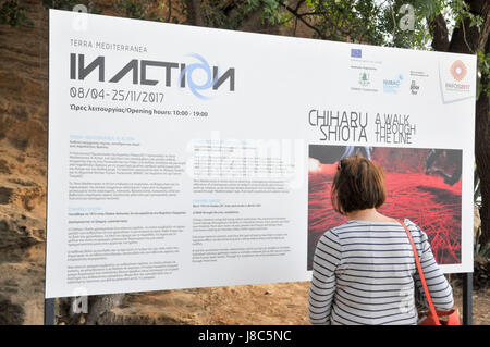 Fabrica Hill catacomba, Paphos, Cipro, ospitando i Pafos 2017 mostra d'arte una passeggiata attraverso la linea Foto Stock