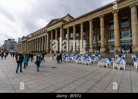 STUTTGART, Germania- 01 marzo 2017: Koenigsbau-Passagen (dal 1991 al 2002, Borsa di Stoccarda) e Schlossplatz (piazza del Castello). Foto Stock