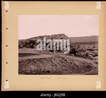 I caratteri greci sulla collina di Marte si riferiscono a iscrizioni o testi associati al sito storico di Atene, in Grecia, noto per la sua connessione con l'antica filosofia greca e la storia paleocristiana. Foto Stock