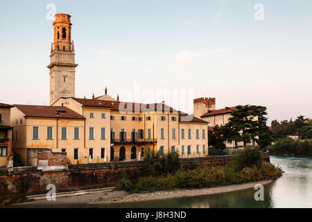 Santa Maria Matricolare Cattedrale di Verona al mattino, Veneto, Italia Foto Stock