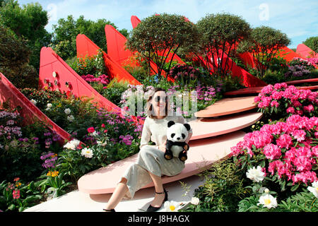 Naomi Harris nella strada di seta giardino, Chengdu, Cina, ad RHS Chelsea Flower Show 2017 Foto Stock