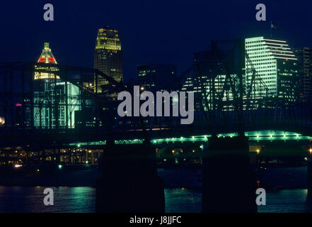 Centro di Pittsburgh Pennsylvania nel 1990 o precedenti (la centrale Turst edificio sulla sinistra è ora PNC Torre). Foto Stock