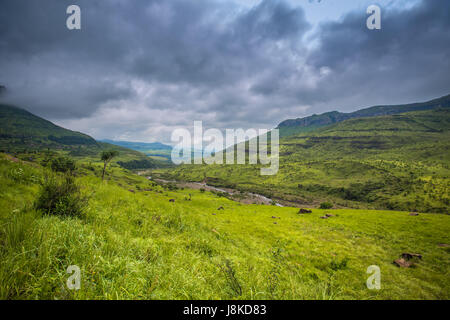 Bellissimo aspetto della regione di paesaggi di Drakensberg - Africa del Sud Foto Stock