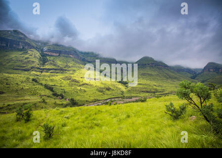 Bellissimo aspetto della regione di paesaggi di Drakensberg - Africa del Sud Foto Stock