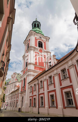 Torre campanaria della chiesa di Nostra Signora del Perpetuo Soccorso e di santa Maria Maddalena. Poznan. Polonia Foto Stock