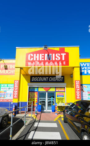 La vetrina della farmacia magazzino, uno sconto farmacia store, Shellharbor, Nuovo Galles del Sud, NSW, Australia Foto Stock