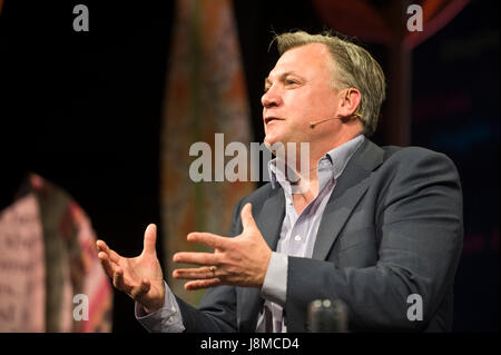 Ed Balls parlare della sua carriera politica a Hay Festival 2017 Hay-on-Wye Powys Wales UK Foto Stock