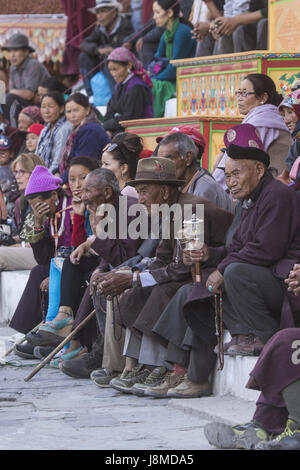 Ladakhi guardare la gente Hemis festival. Leh district , Jammu e Kashmir India Foto Stock