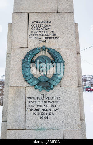 Liberazione sovietica Monumento, in Kirkenes, Norvegia, che commemora la liberazione di Kirkenes dall'occupazione tedesca il 25 ottobre 1944. Foto Stock