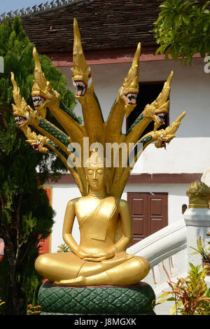 La sfarzosa Wat Mai Suwannaphumaham a Luang Prabang, Laos Foto Stock