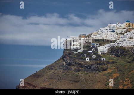 Vulcanica isola greca Santorini una delle isole Cicladi nel Mare Egeo. Fira capitale isole Foto Stock
