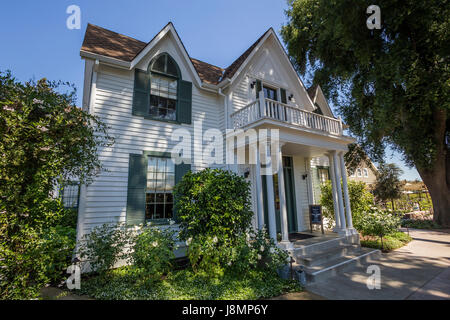 Casa Logan-Ives, restaurato revival gotico casa colonica, Long Meadow Ranch Winery e Cascina, Saint Helena, Napa Valley, California, Stati Uniti Foto Stock