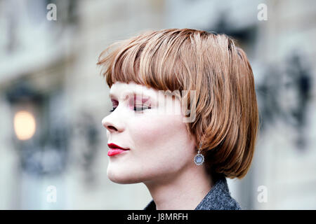 Irina Kravchenko fuori Vanessa Seward, la settimana della moda di Parigi 2017, Francia Foto Stock