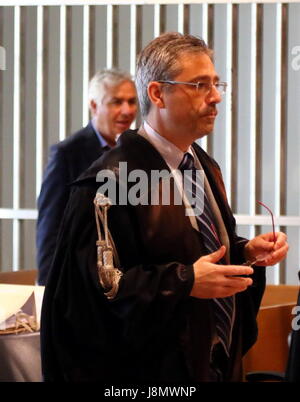 Udine Friuli Venezia Giulia. 29 Maggio, 2017. L'Italia, Udine: Pier Umberto Vallerin Ministro pubblica appare durante il trentesimo giorno di prova in 'Corte di Assise' per Giosue Ruotolo, accusato del duplice omicidio a Udine il 29 maggio, 2017. Ruotolo, anni 27, è accusato di tiro morto Ragone Trifone e Teresa Costanza il 17 marzo 2015, nel parcheggio di un impianto sportivo nella città settentrionale di Pordenone. Credito: Andrea Spinelli/Alamy Live News Foto Stock