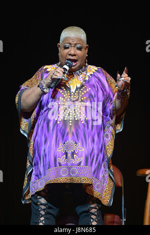 Miami, FL, Stati Uniti d'America. 28 Maggio, 2017. Attore comico/Luenell esegue sul palco durante la decima edizione della Memorial week-end Comedy Festival a James L. Knight Center il 28 maggio 2017 a Miami in Florida. Credito: Mpi10/media/punzone Alamy Live News Foto Stock