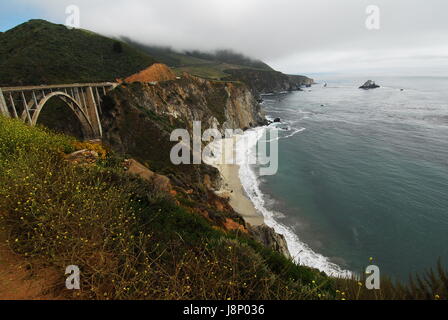 Bixby Creek Bridge. Big Sur Costa. In California, Stati Uniti d'America, Stati Uniti Foto Stock