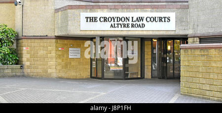 Croydon crown court ingresso Londra UK Law Courts edificio in Altyre Road include Crown & i tribunali della Contea come pure la materia civile & Family Court Center Foto Stock