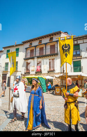 Parata medievale. Sagra delle ciliegie, Covarrubias, provincia di Burgos, Castilla Leon, Spagna. Foto Stock