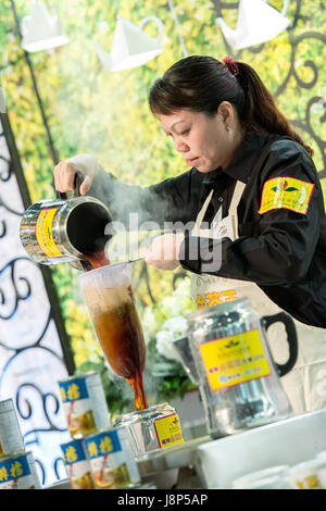 Concorso annuale internazionale di tè di Hong Kong Style (Kam Cha) all'HKCEC ©Jayne Russell/Alamy Stock Foto Foto Stock