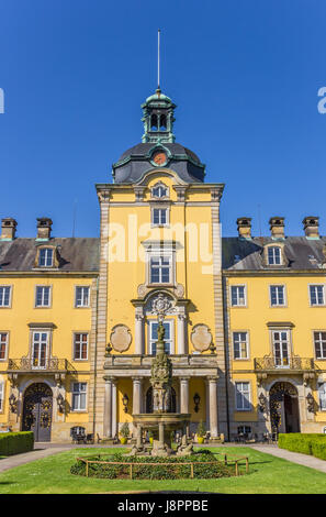 Parte anteriore dell'edificio principale dell'Buckeburg Palace in Bassa Sassonia, Germania Foto Stock