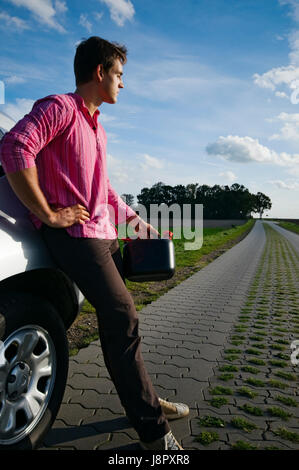 Cordiale, gentile, uno, giovani, giovani, serio, attendere, in attesa, blu, meditativa Foto Stock